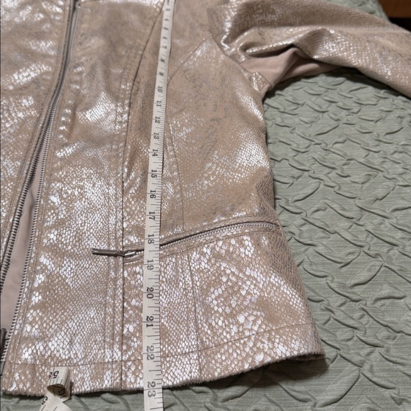 Chico ‘s Python Faux-Leather Moto Jacket size 1 Color cream - Picture 9 of 12